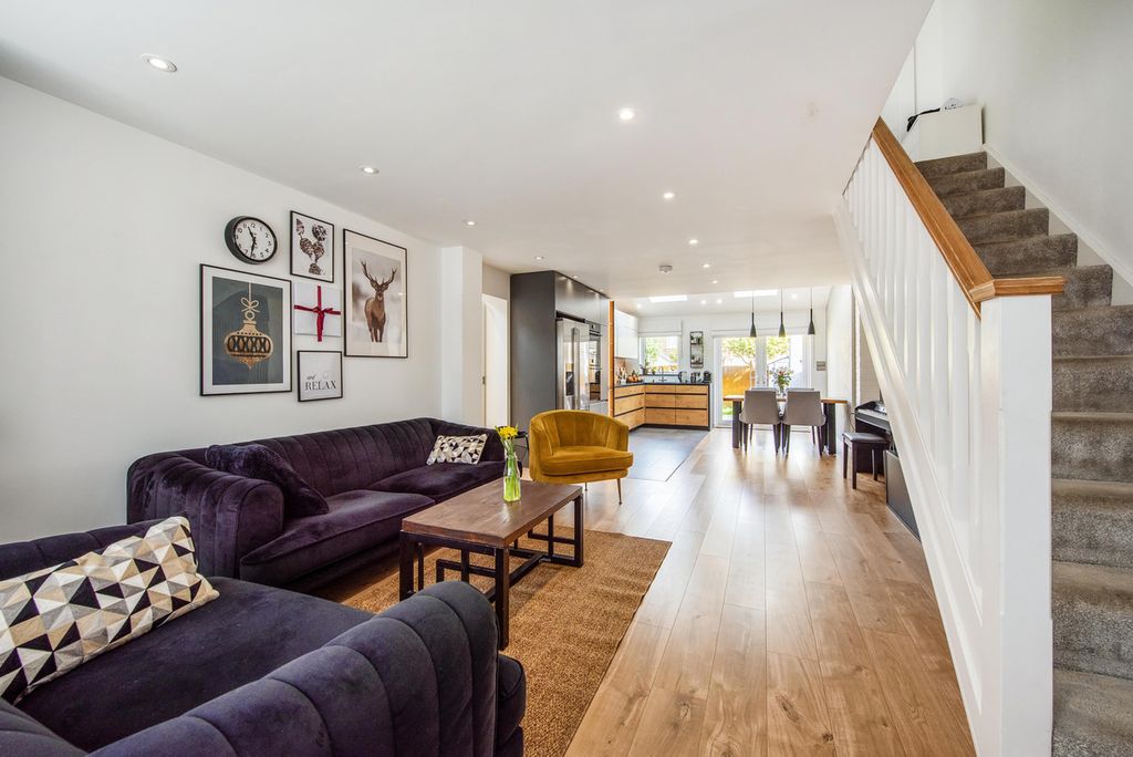 Property photo 2 of 21