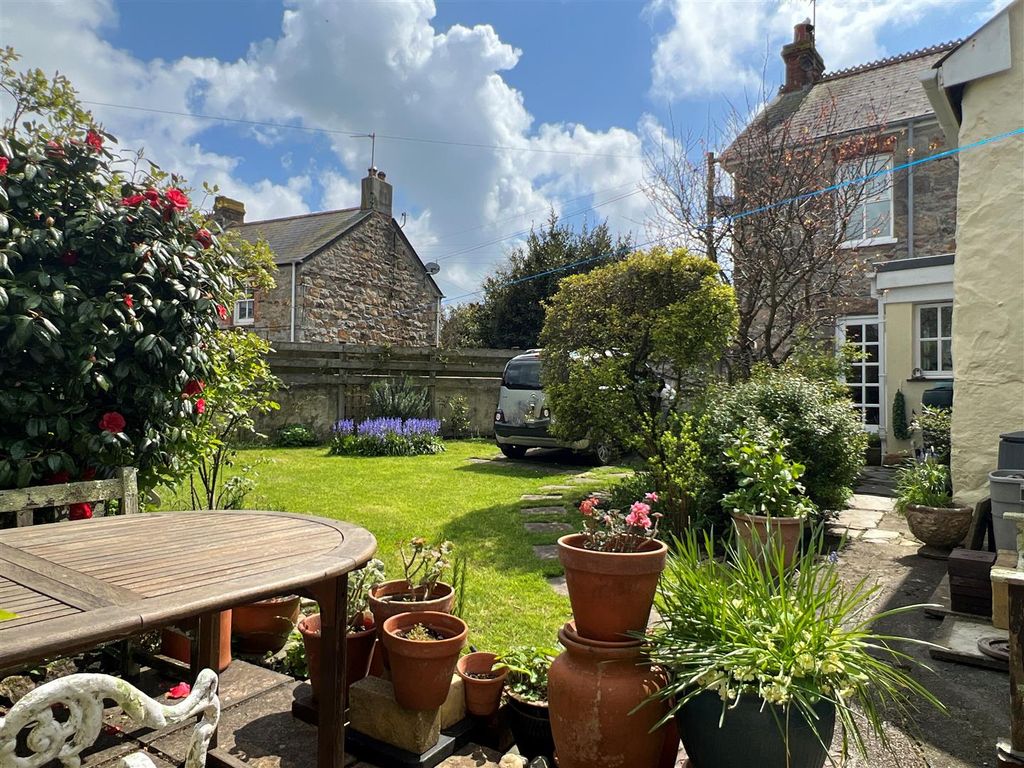 Property photo 1 of 37 Garden &amp; Parking &amp; Outbuildings