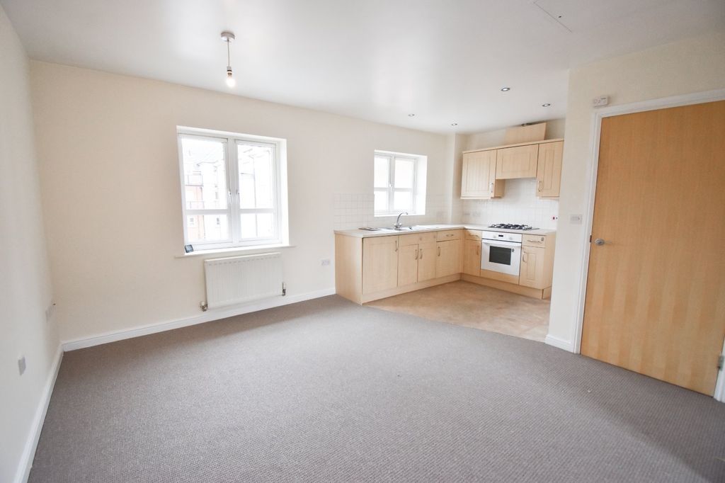 Property photo 3 of 11 Lounge