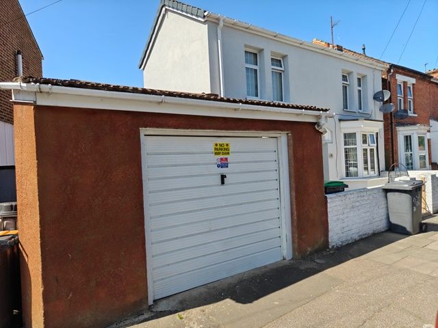 Property photo 2 of 21