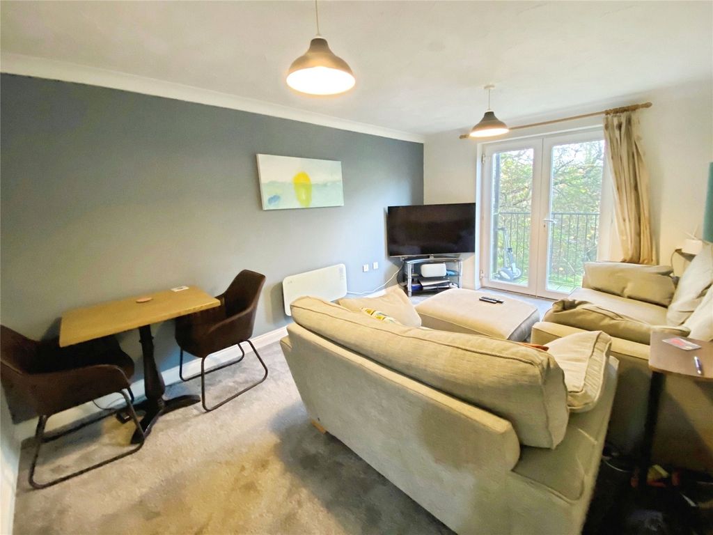 Property photo 3 of 8 Picture No. 09