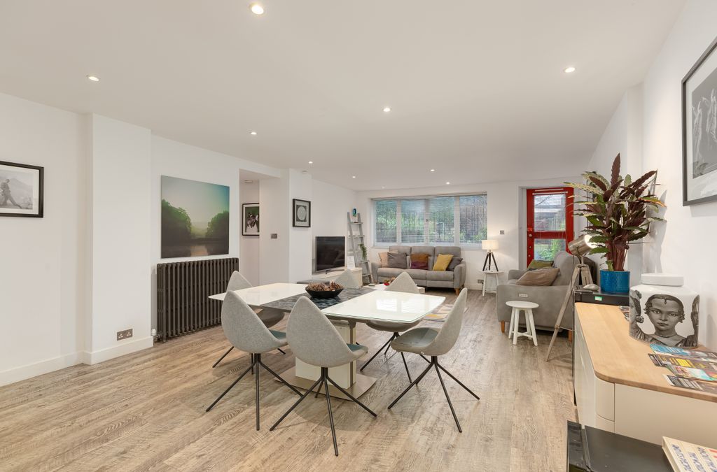 Property photo 2 of 18 Property Image 2