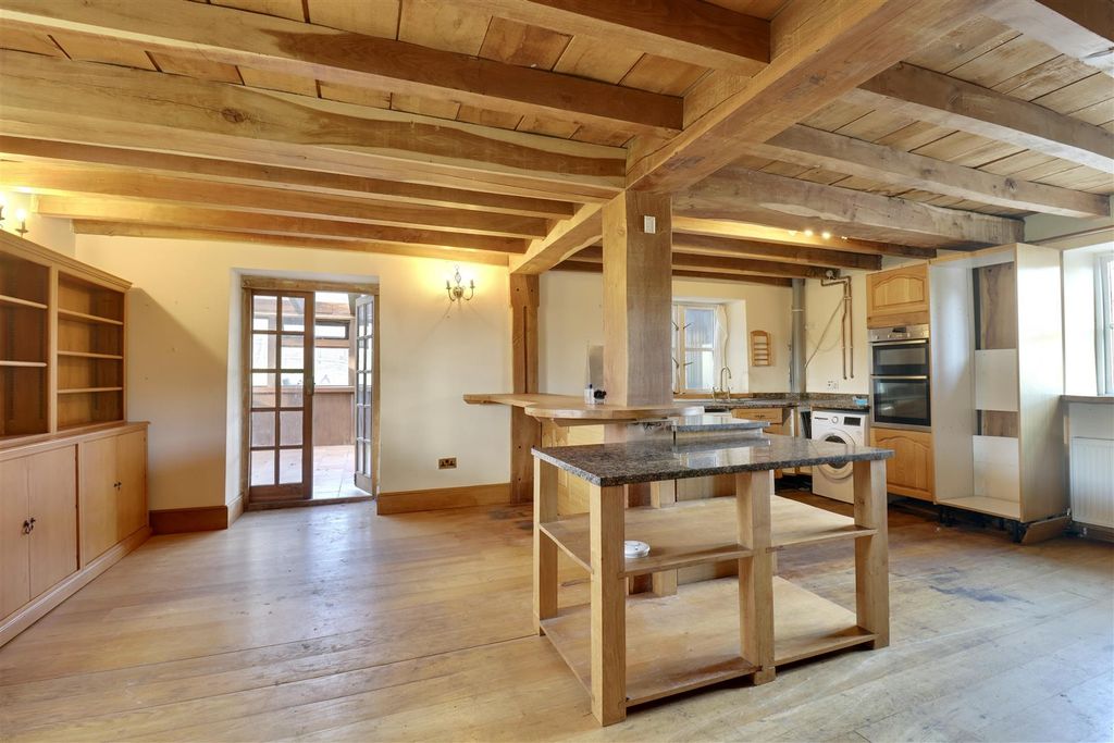 Property photo 3 of 17 Kitchen/Diner