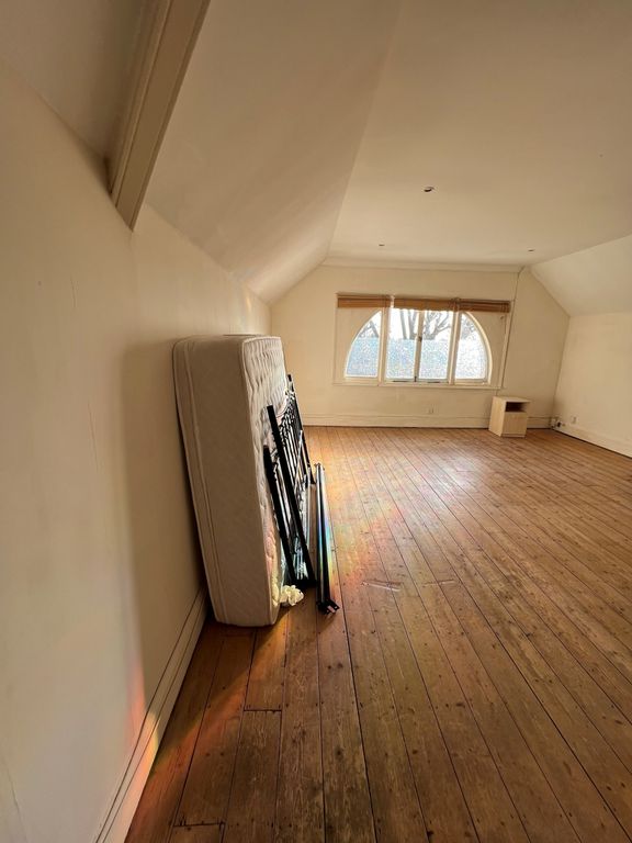 Property photo 1 of 3