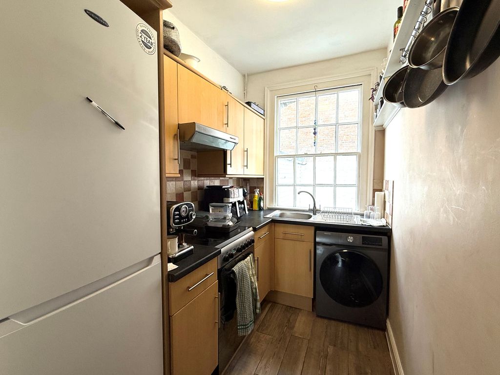 Property photo 2 of 9 Kitchen