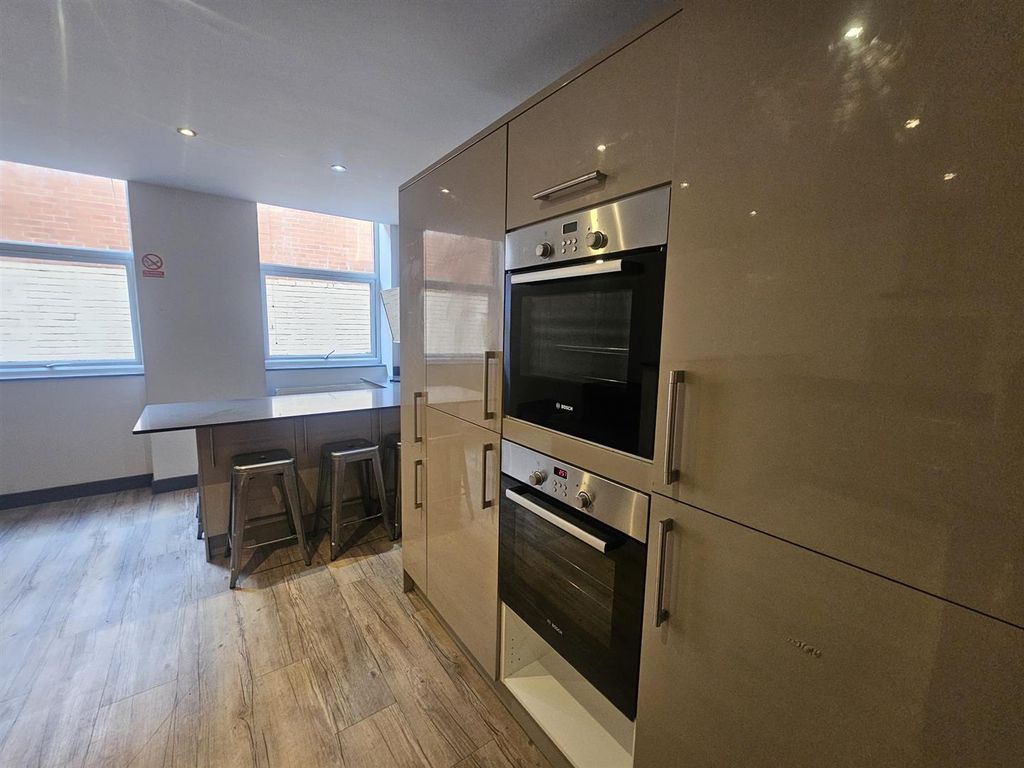 Property photo 3 of 40 1000050547.Jpg