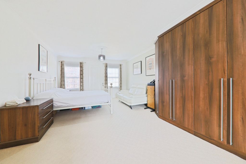 Property photo 2 of 20 3237645