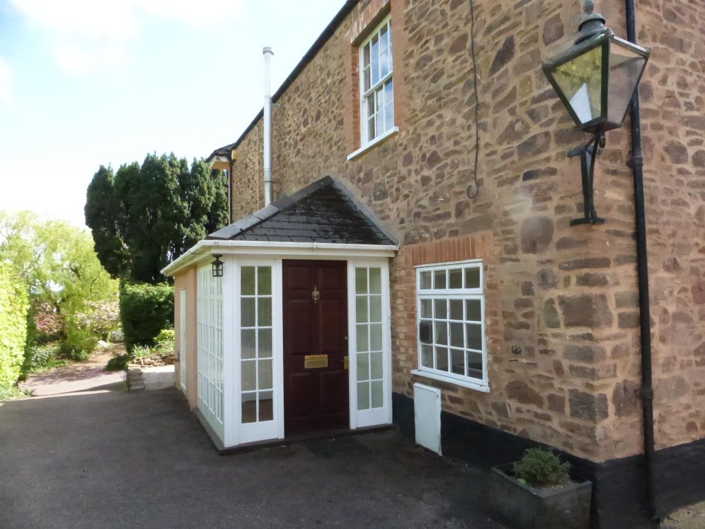 Property photo 1 of 7 Front