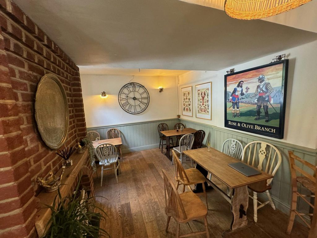 Property photo 3 of 23 Pub 26.Jpg