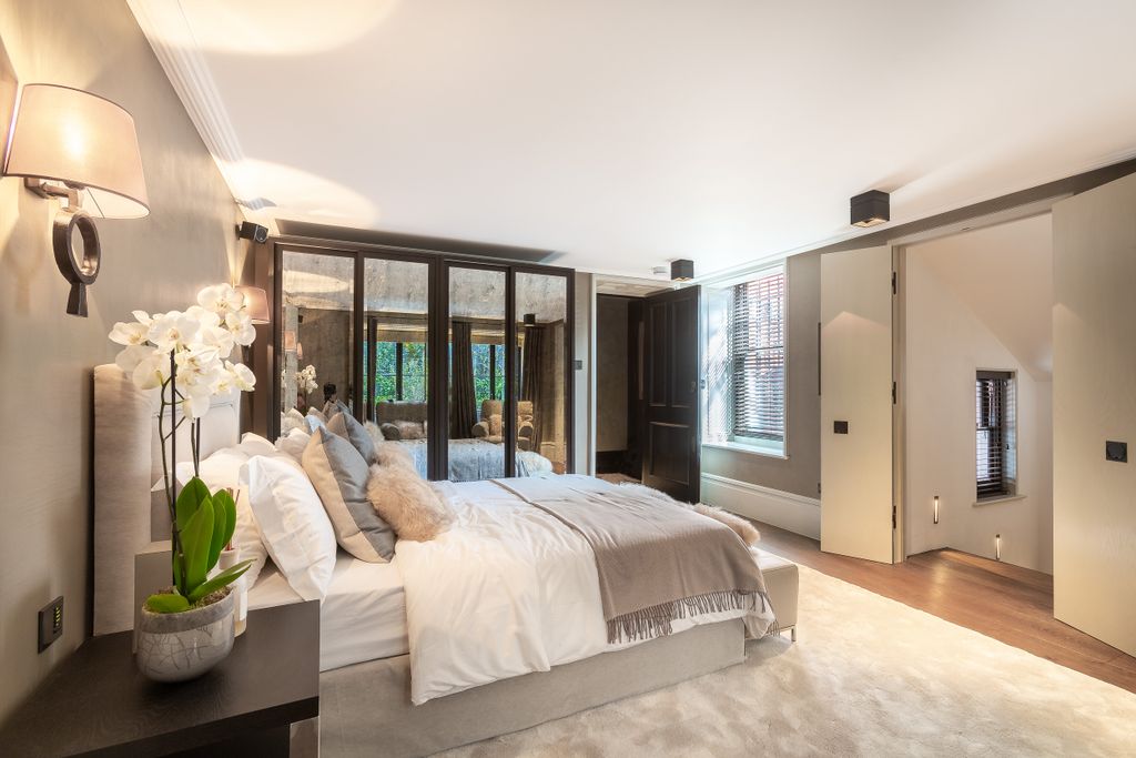 Property photo 2 of 6