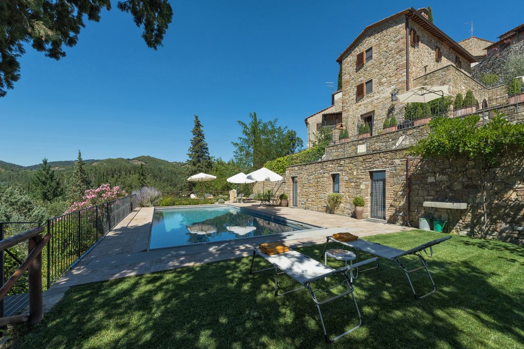 Property photo 2 of 32