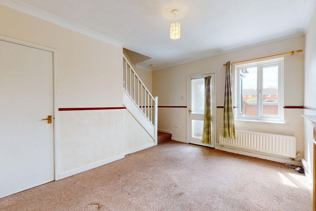 Property photo 3 of 12 5129545