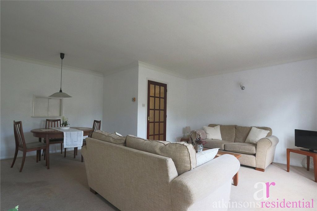 Property photo 3 of 18 Picture No. 23