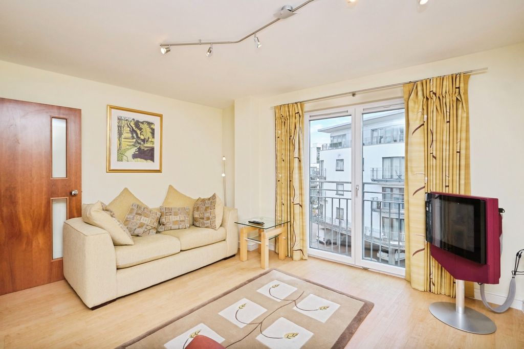 Property photo 2 of 18 Pbox-Img.Jpg