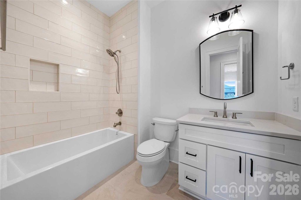 Property photo 3 of 8 <Alttext/>