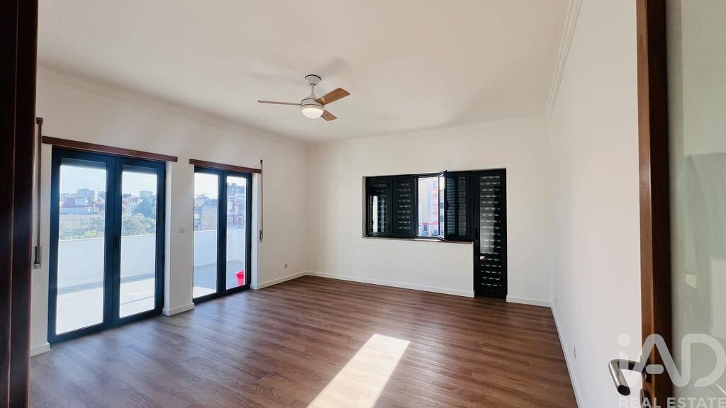 Property photo 3 of 26