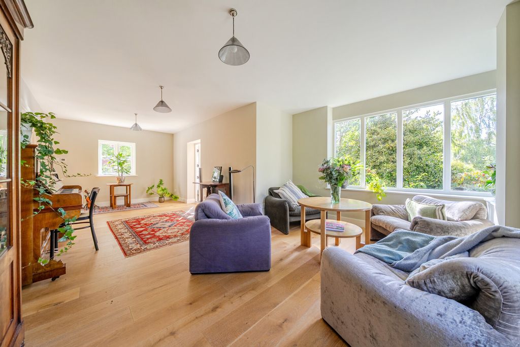 Property photo 3 of 33 1346586-26-68B87B...