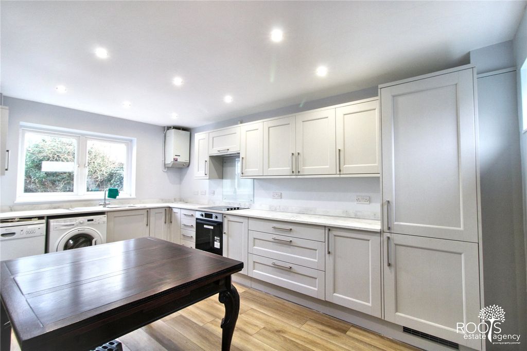 Property photo 3 of 10 Picture No. 02