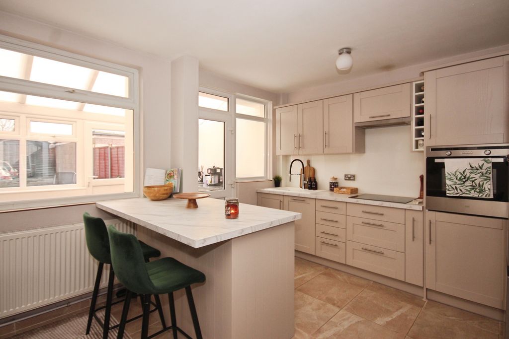 Property photo 2 of 15 Kitchen