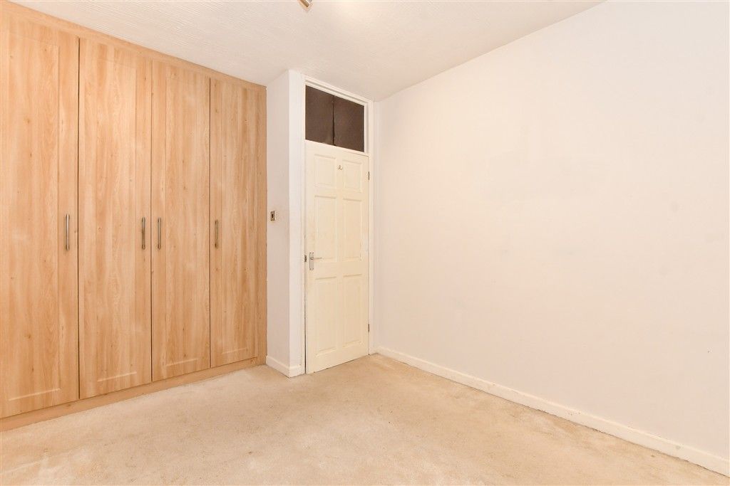 Property photo 1 of 7 Bedroom 1