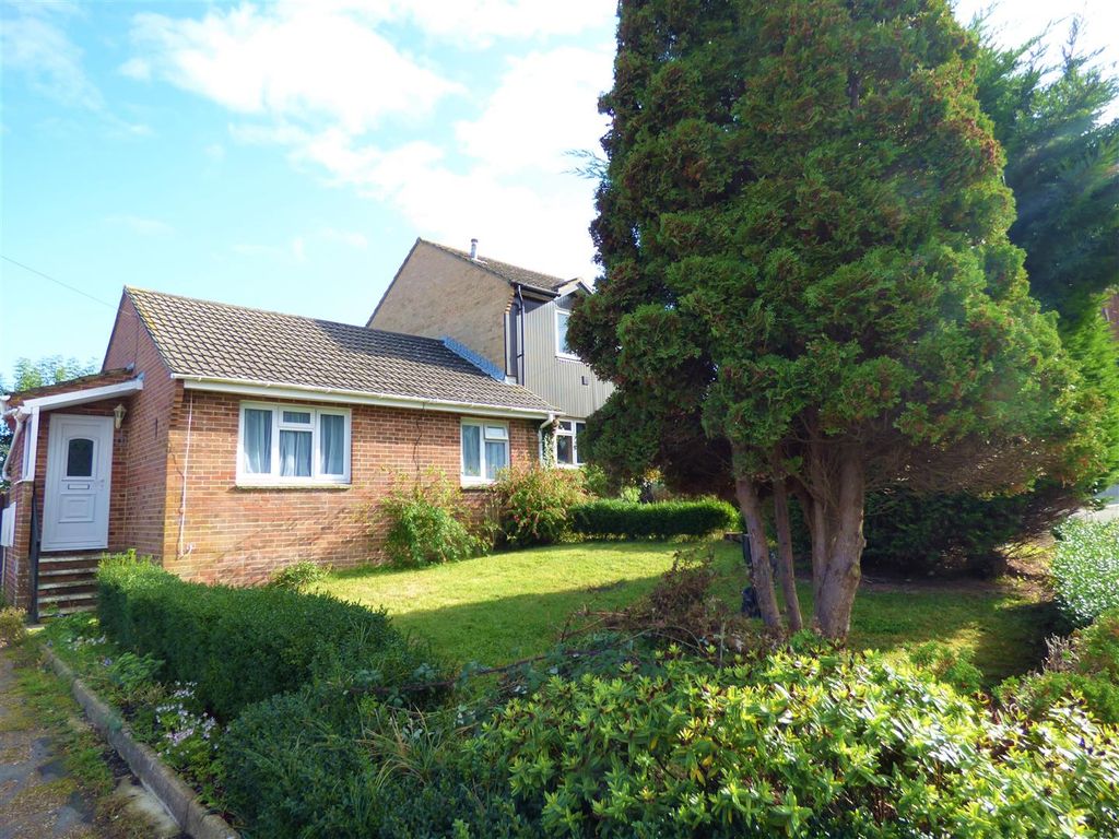 Property photo 2 of 9