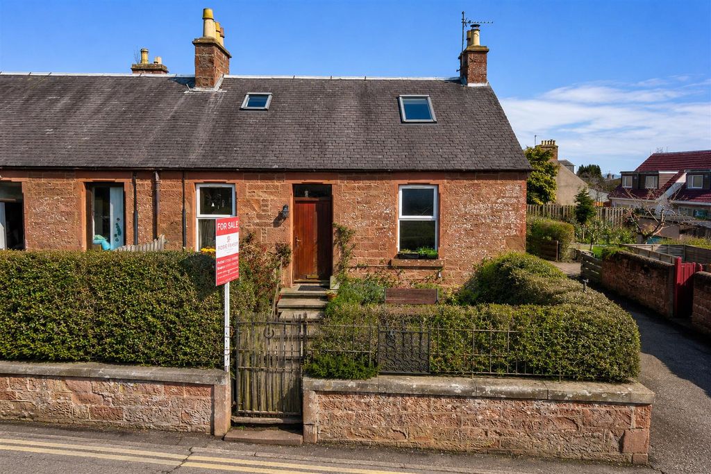 Property photo 1 of 18 2 Gordon Park Kirriemuir Empty-4.Jpg