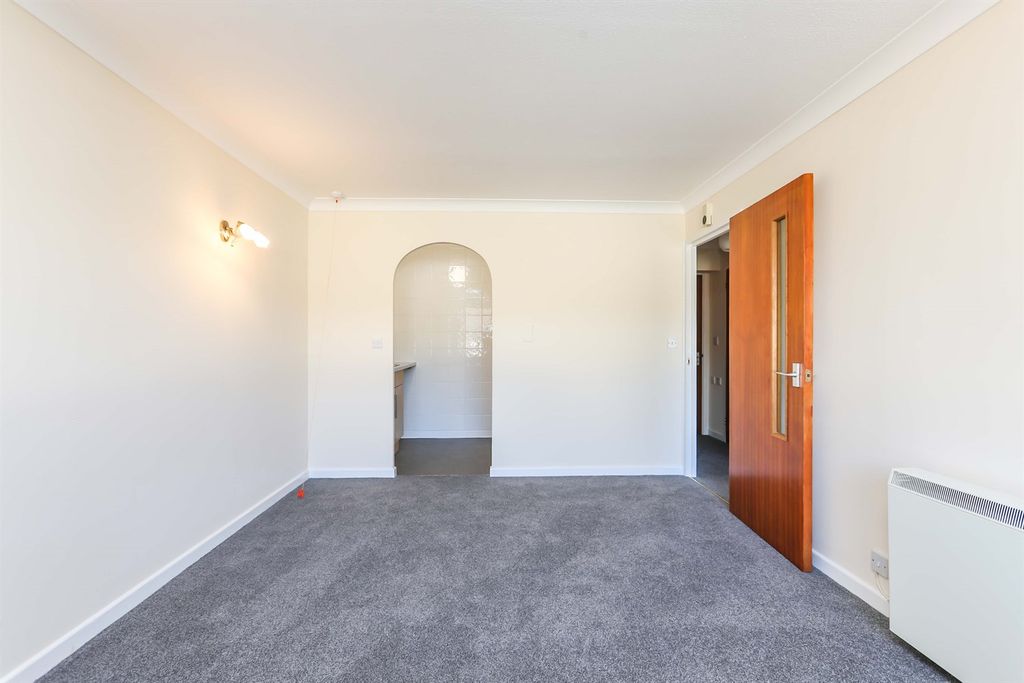 Property photo 3 of 13