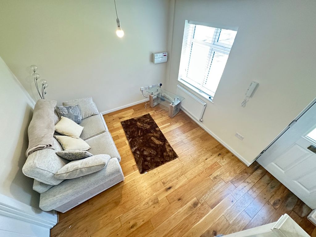 Property photo 3 of 11 5123842