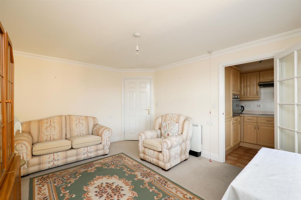 Property photo 3 of 16