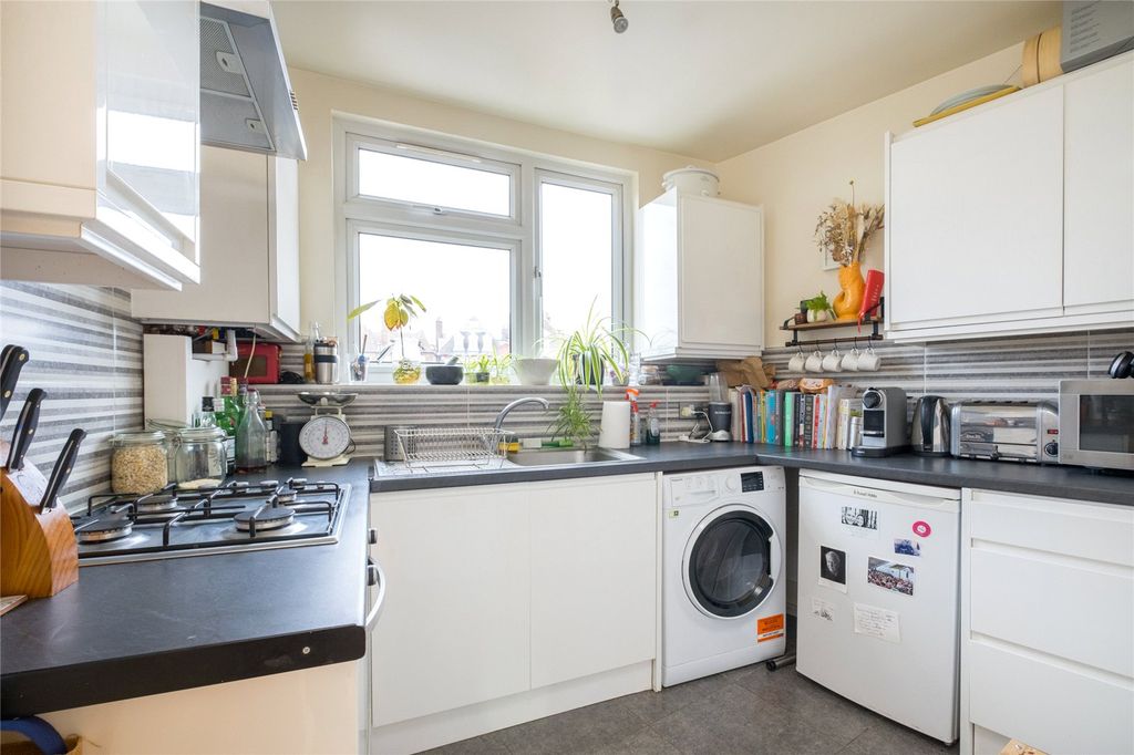 Property photo 2 of 5 Picture No. 17