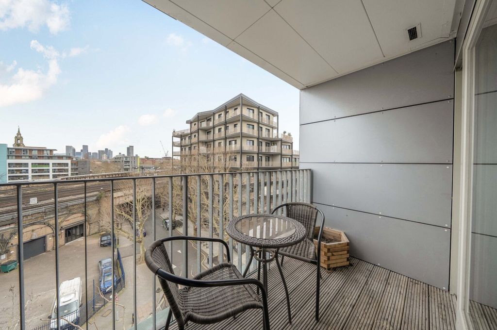 Property photo 3 of 24