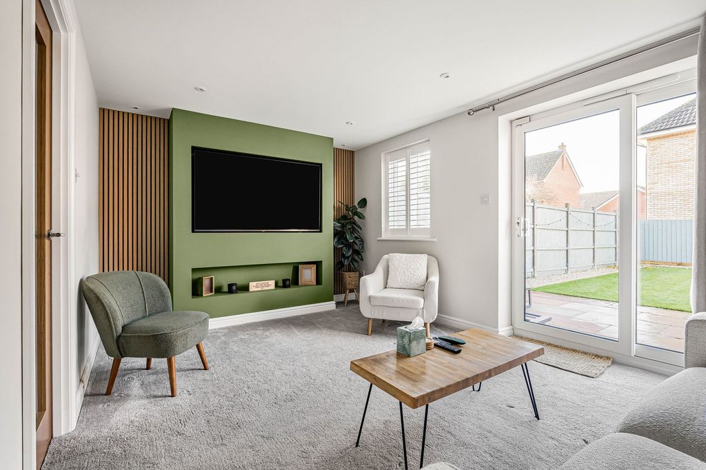 Property photo 3 of 19