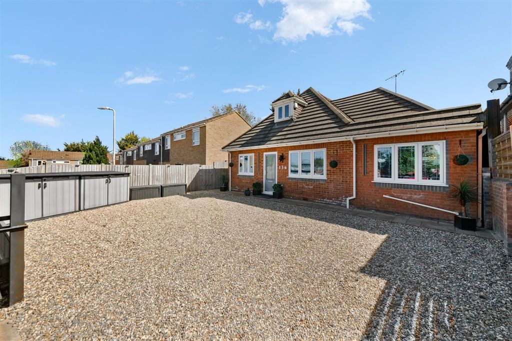 Additional image 18 of 4 bed detached bungalow for salePole Hill Road, Hayes UB4