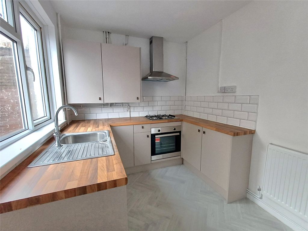 Property photo 2 of 13 Picture No. 08