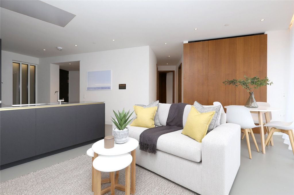 Property photo 2 of 22 Reception