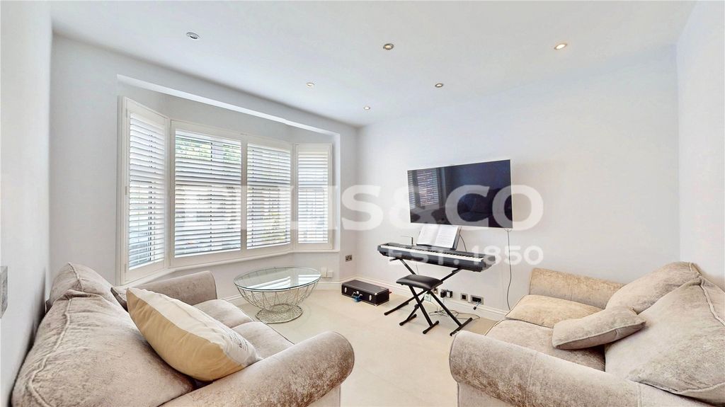 Property photo 3 of 28 Picture No. 26