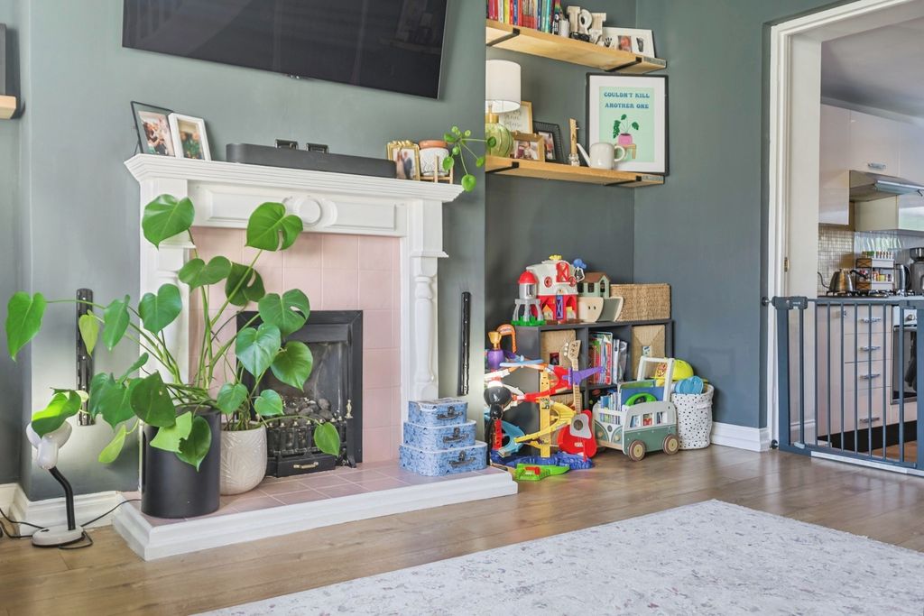 Property photo 3 of 17 Photo