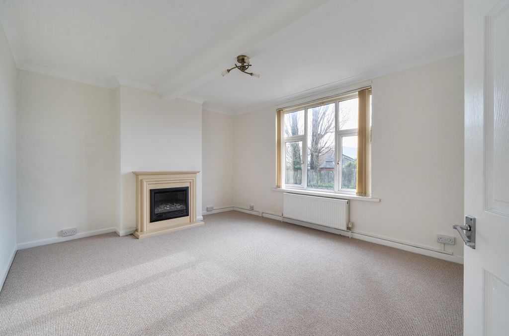 Property photo 1 of 19 1397349-12-697Cf6...