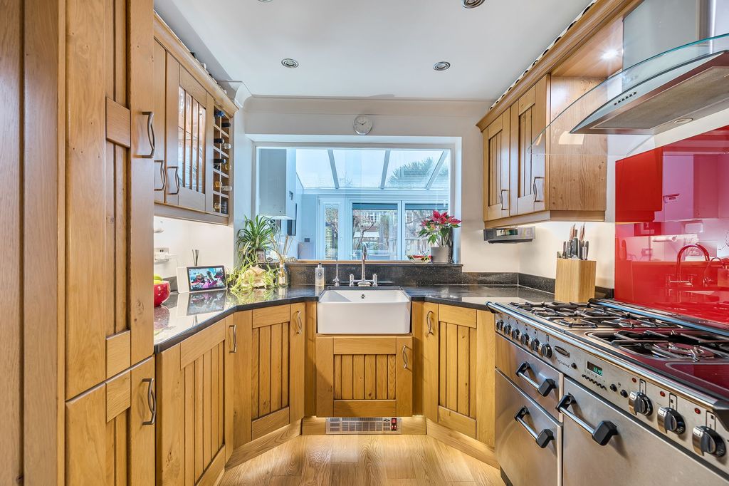Property photo 3 of 18