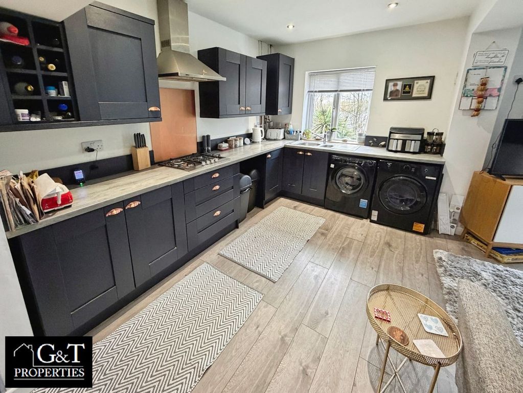 Property photo 2 of 34 Kitchen