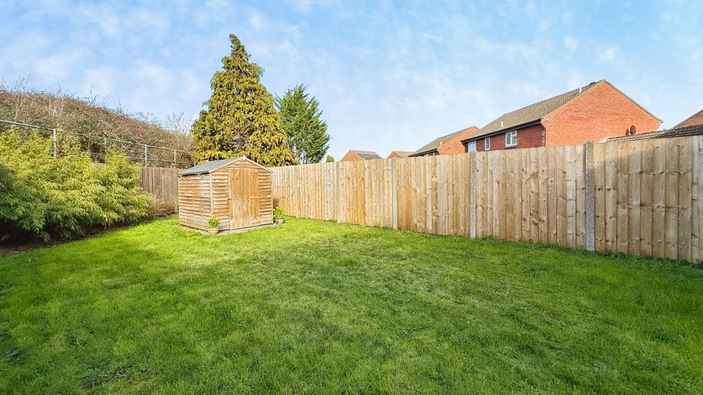 Property photo 2 of 15 Garden