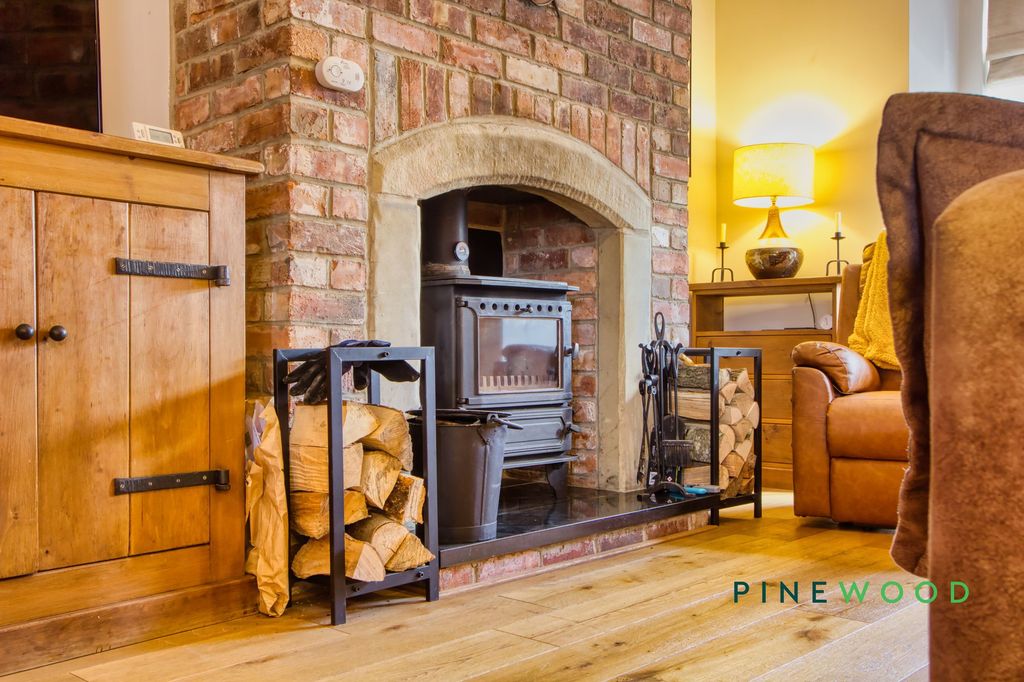 Property photo 2 of 29 Lounge