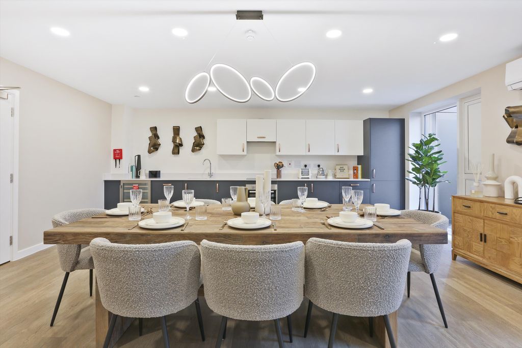 Property photo 1 of 16 Image