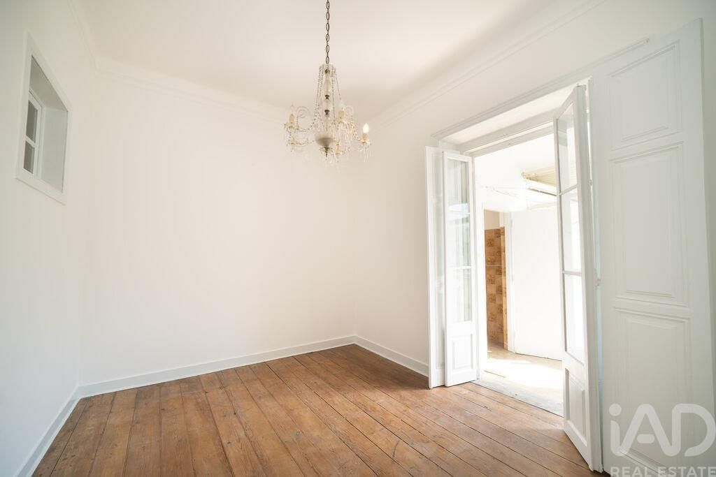 Property photo 3 of 27