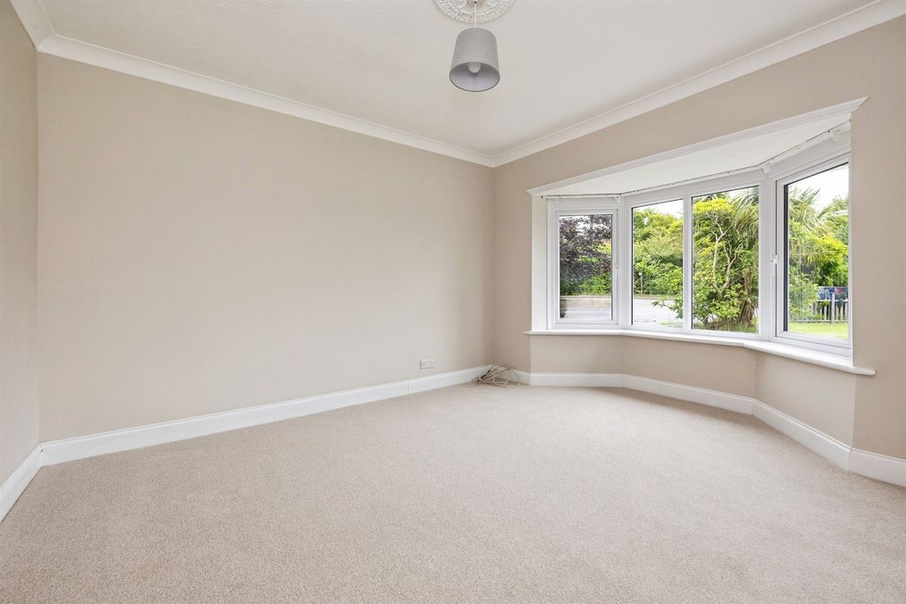 Property photo 3 of 25