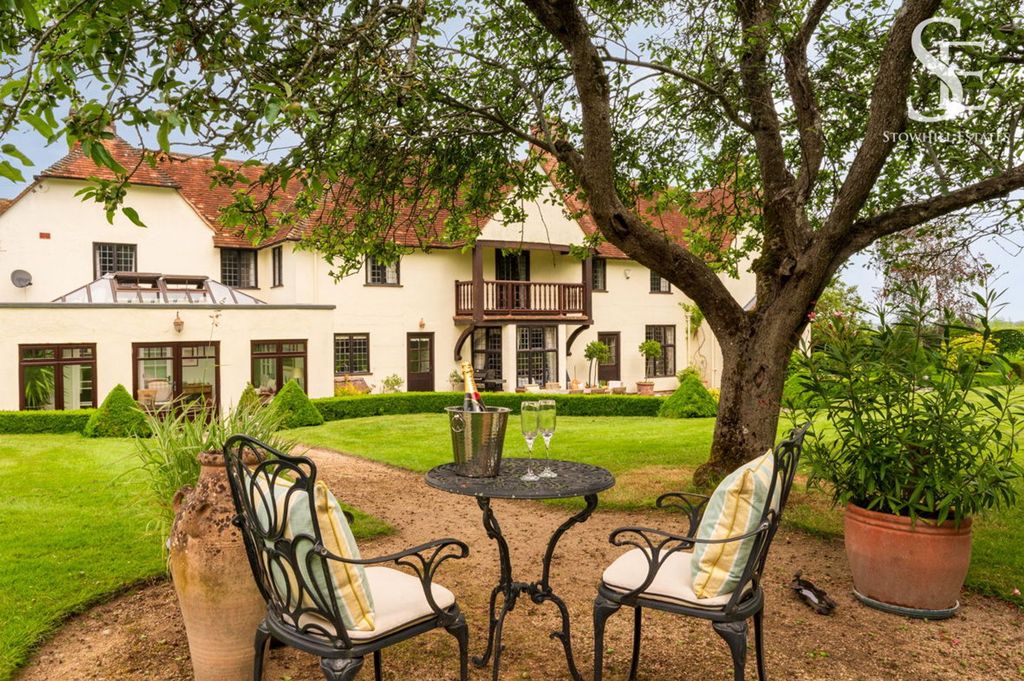 Property photo 2 of 26