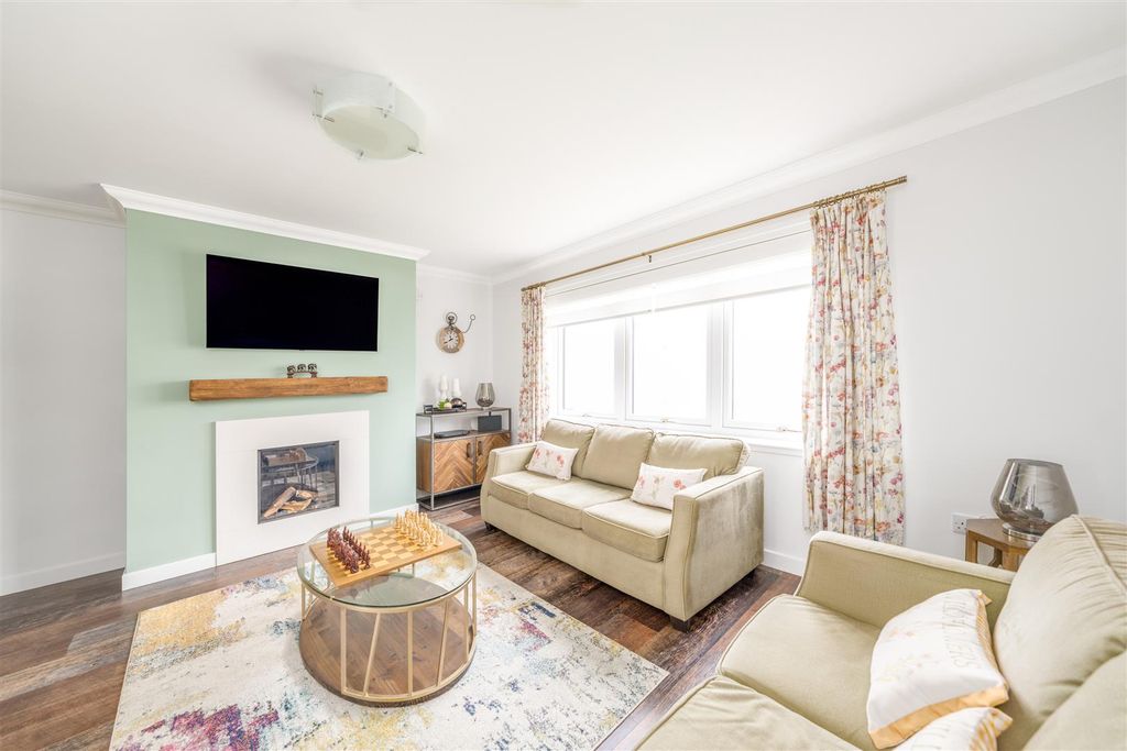 Property photo 2 of 34 55_Waldie_Griffiths_Drive_Kelso-02.Jpg