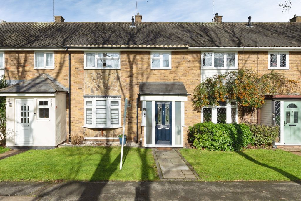 Property photo 1 of 18 88Greatgregoriegreatgregoriebasildonss165Qe-24