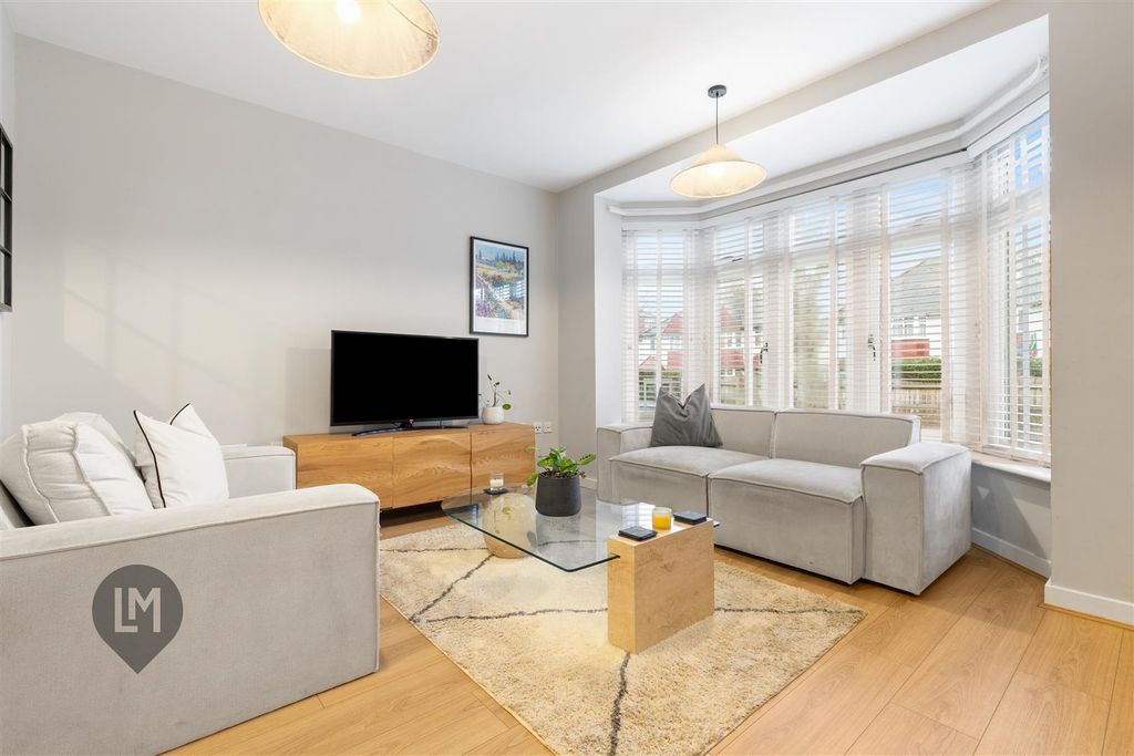 Property photo 1 of 6 Reception/Diing Room