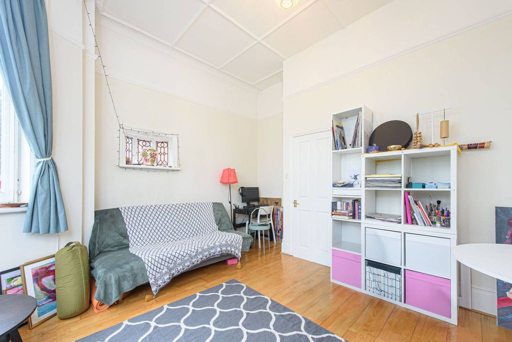 Property photo 2 of 9